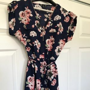 ADORABLE floral tunic with tie waist!